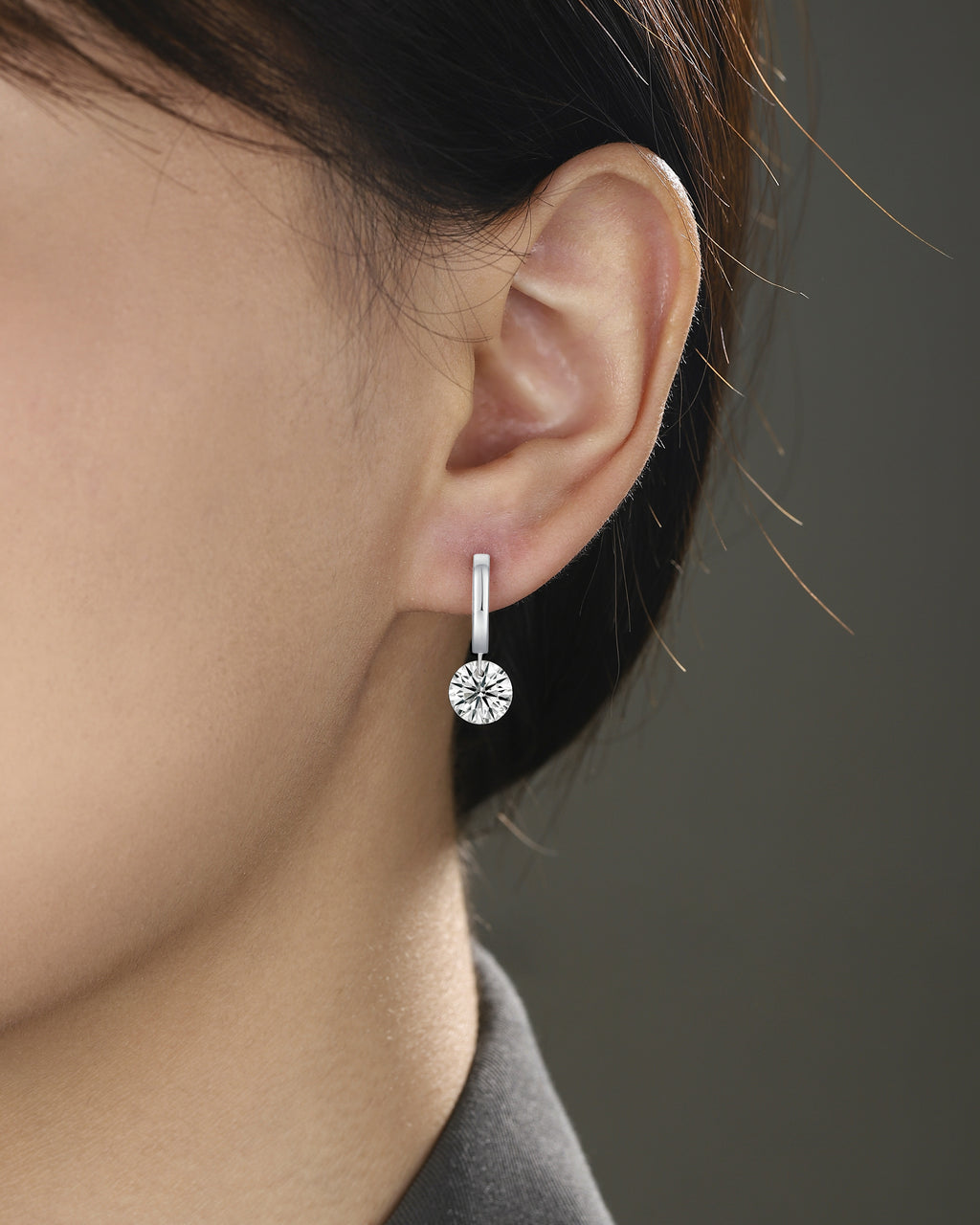 Luxury Moissanite Stud Earrings – S925 Sterling Silver, Platinum-Plated, Elegant Fine Jewelry